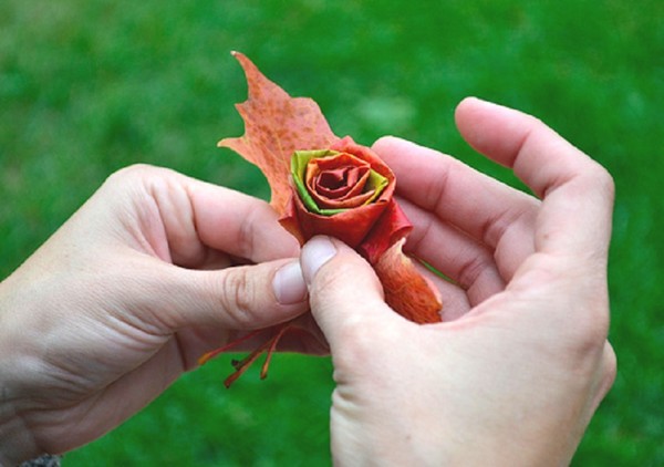 Manualidades de hojas sobre el tema "Otoño" con sus propias manos para escolares
