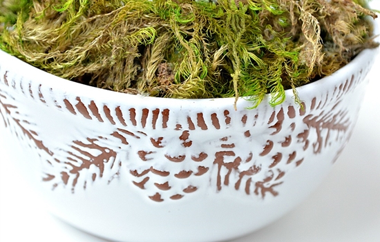 Artesanías hechas de material natural: mini-madera con propias manos