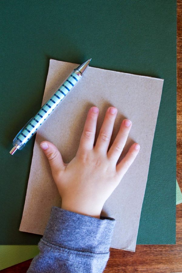 Manualidades para el Año Nuevo 2017 con sus propias manos, clases magistrales: desde papel y materiales hasta el jardín de infantes y la escuela