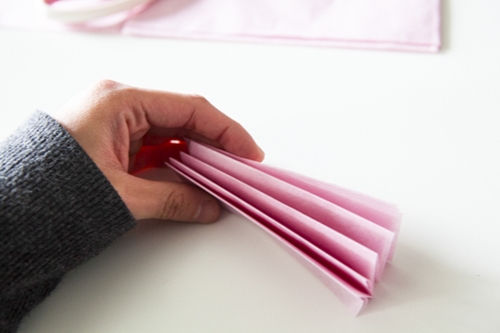 Cómo hacer pompones de papel