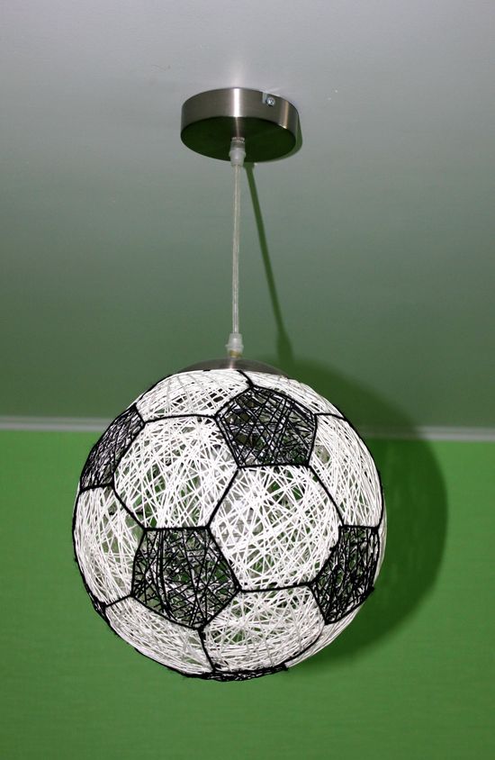 Lámpara con sus propias manos Una pelota de fútbol: una clase magistral con una foto. Accesorio para un vivero propias manos