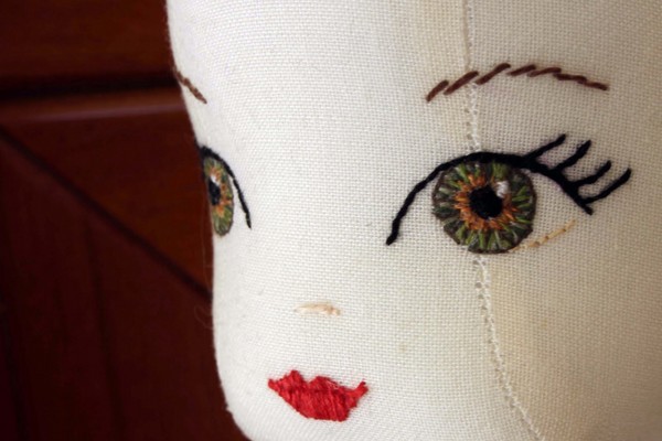 Muñecas textiles: clase magistral con patrones y video