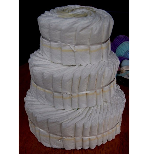 Cómo hacer un pastel con pañales