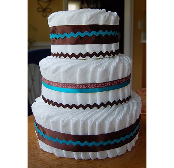 Cómo hacer un pastel con pañales