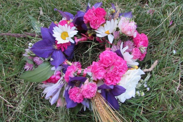 Guirnalda de flores para la boda con sus propias manos