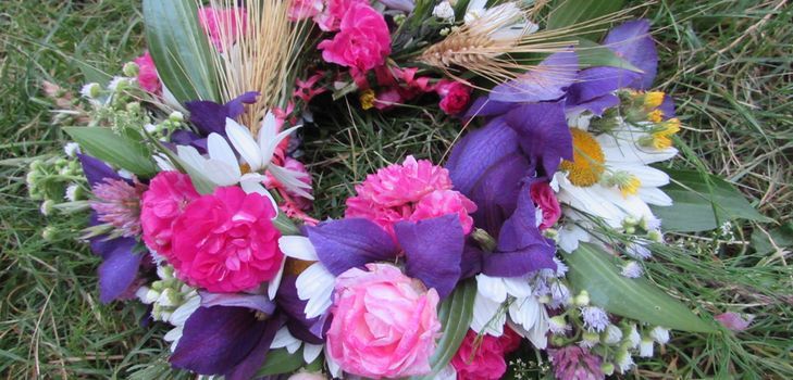 Guirnalda de flores para la boda con sus propias manos