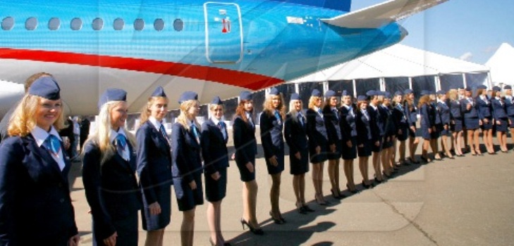 Cómo convertirse en un asistente de vuelo?