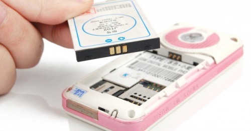 Cómo cargar el teléfono sin cargarlo y la batería sin el teléfono? Secretos de cargar un teléfono nuevo.