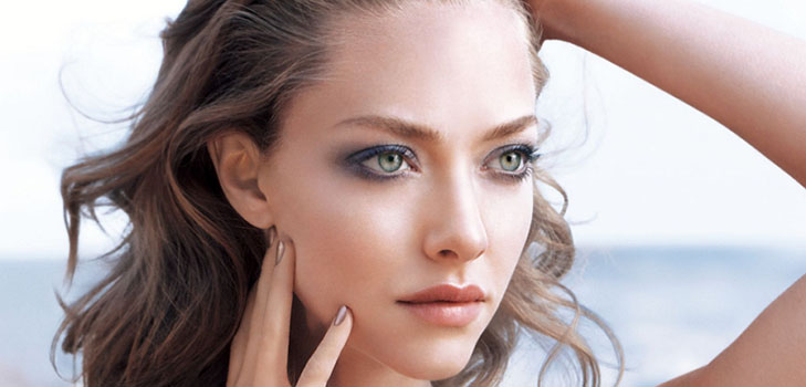 Encantadora naturalidad: maquillaje con nuevos productos Clé de Peau S / S 2017