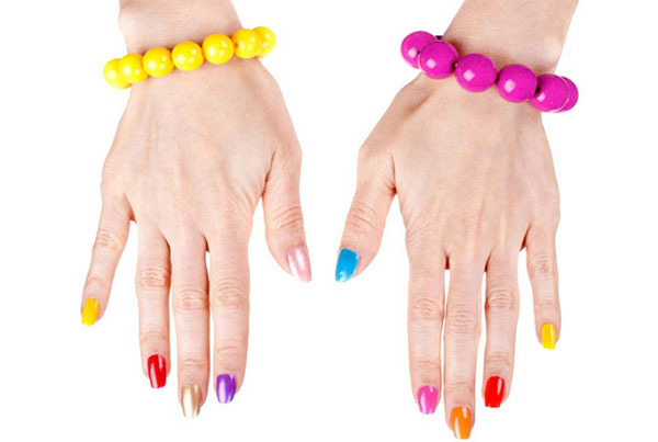 Negro, rojo, dorado: lo que el color de la manicura dice sobre ti