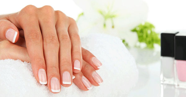 Negro, rojo, dorado: lo que el color de la manicura dice sobre ti