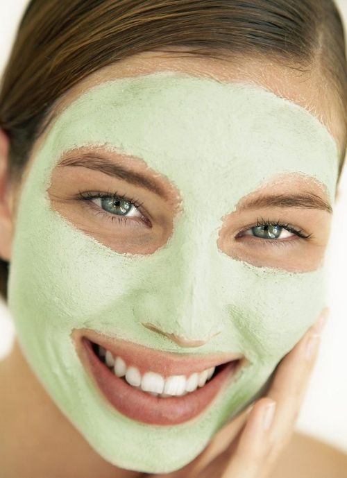 Varias mascarillas caseras y cabello de aloe