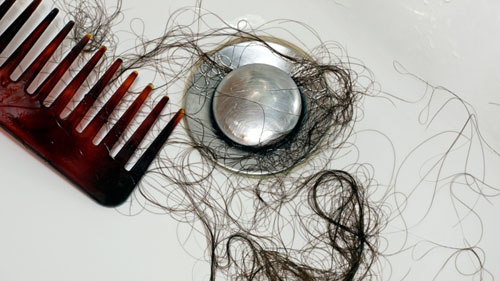 ¿Qué es el envejecimiento del cabello?