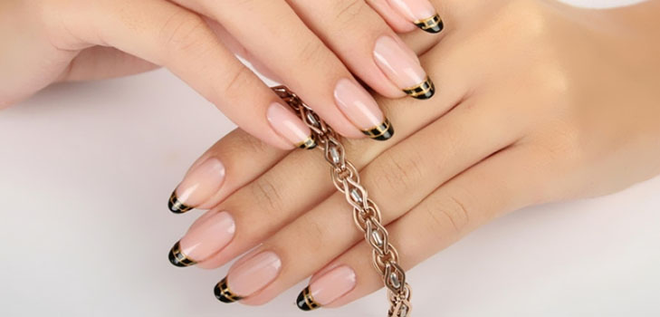 Abajo los estereotipos de la oficina: tres opciones para una manicura de negocios aburrida