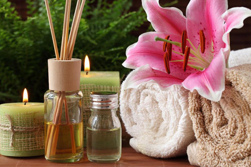 Aceites esenciales para la piel de la cara - cuidado suave con la ayuda de ingredientes naturales