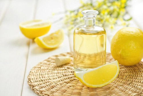 Aceites esenciales para la piel de la cara - cuidado suave con la ayuda de ingredientes naturales