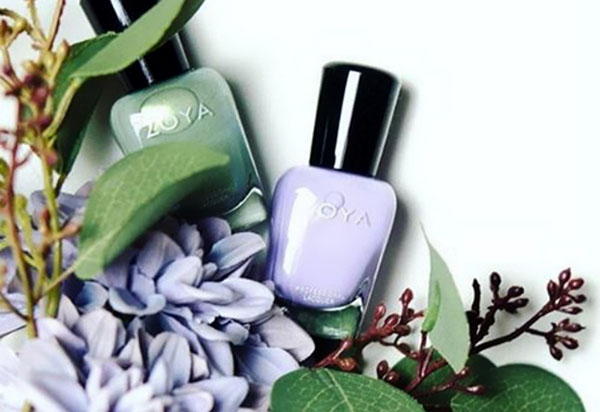 Manicura en colores pastel perfecta con barnices Zoya Charming 2017