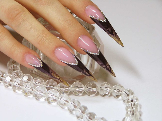 Cómo dar forma a las uñas en casa?