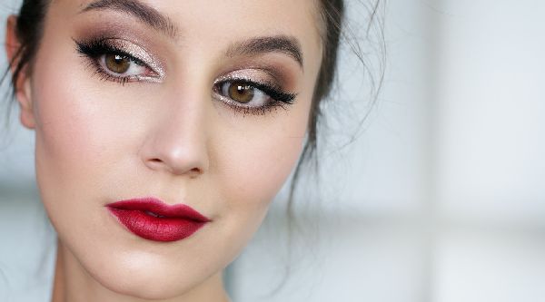 Hermoso maquillaje para el gallo de Año Nuevo 2017 para ojos azules, verdes y marrones - lecciones paso a paso de fotos y videos