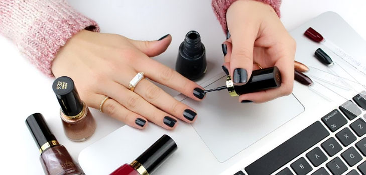 Manicura creativa con tus manos: Top-4 diseños con estilo de Instagram