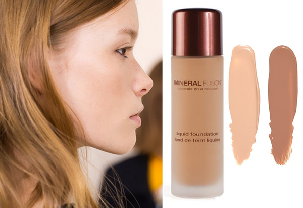 Manos contrastantes lacónicas - hit-2017: maquillaje al estilo de Chloe
