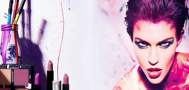 Colección de verano de maquillaje Urban Decay 2017 para mujeres valientes de la moda