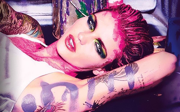 Colección de verano de maquillaje Urban Decay 2017 para mujeres valientes de la moda