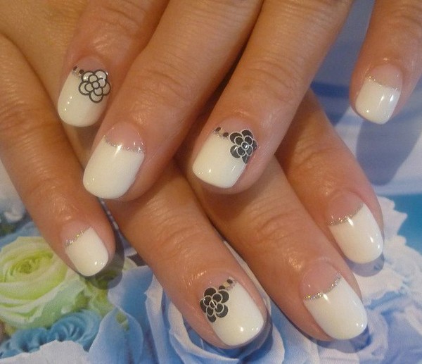 Qué manicura hacer en la escuela el 1 de septiembre, una foto. Ideas de manicura para el Día del Conocimiento para alumnos de 9 ° y 11 ° grado