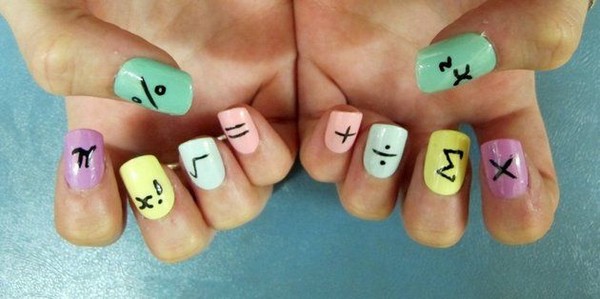 Qué manicura hacer en la escuela el 1 de septiembre, una foto. Ideas de manicura para el Día del Conocimiento para alumnos de 9 ° y 11 ° grado