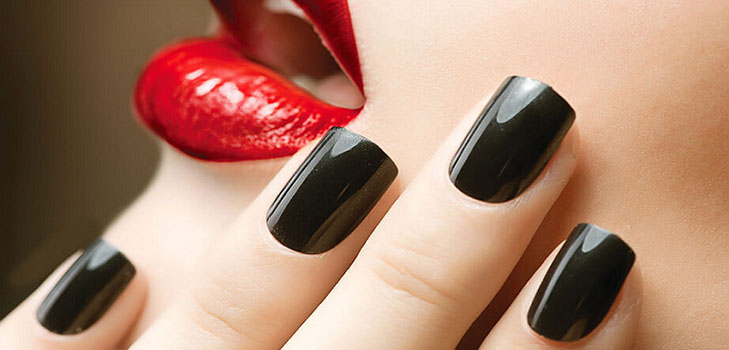 Manicura total negro - tendencia de otoño-2016