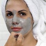 Máscaras hechas de arcilla para la cara