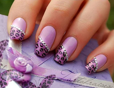 Este invierno, los tonos pastel suaves permanecen no solo en la ropa, sino también en las uñas