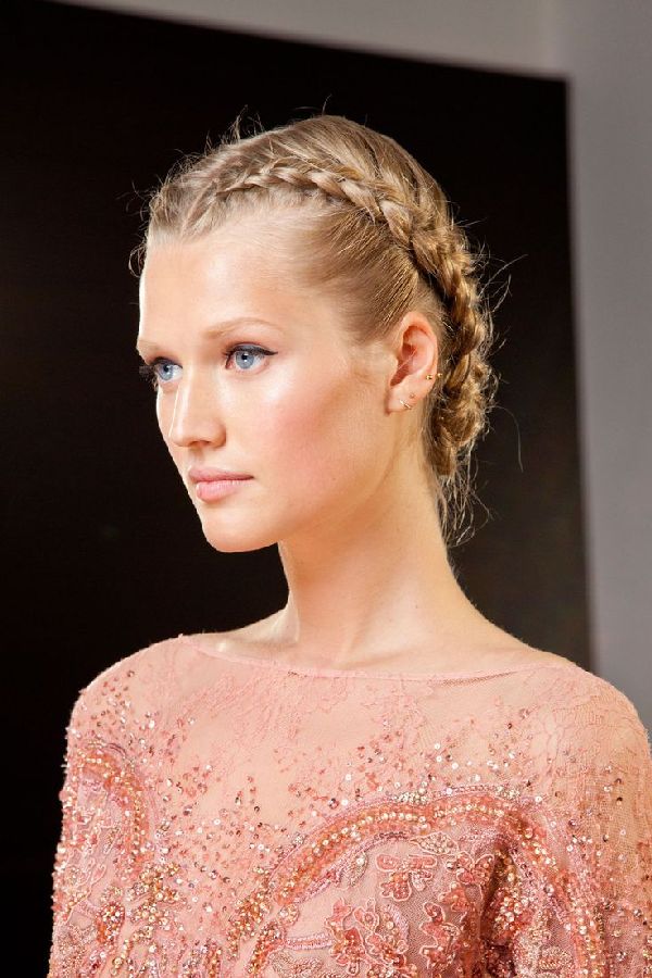 Peinado por el Año Nuevo del Petardo por sus propias manos: ideas de moda para el cabello corto, mediano y largo, foto
