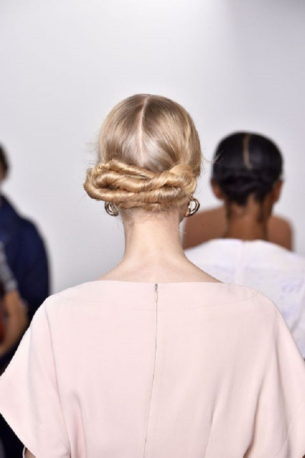 Peinado por el Año Nuevo del Petardo por sus propias manos: ideas de moda para el cabello corto, mediano y largo, foto