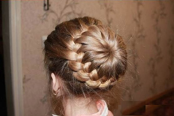 Peinados para niñas con sus propias manos para el gallo de Año Nuevo 2017 - ideas para cabello corto, mediano y largo, fotos paso a paso y videos