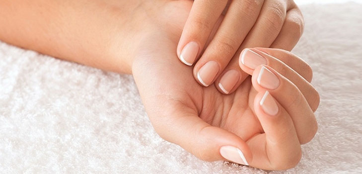 Cinco problemas frecuentes en las uñas: causas y soluciones