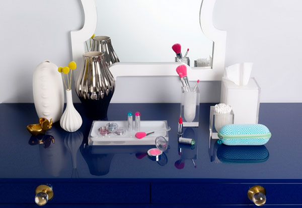 Rosa, azul y crema: colección de maquillaje Clinique + Jonathan Adler 2017