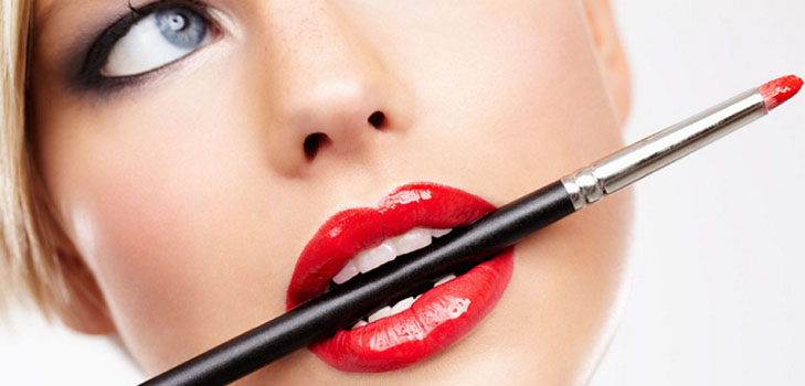 La técnica del maquillaje correcto: cuatro reglas de los artistas del maquillaje