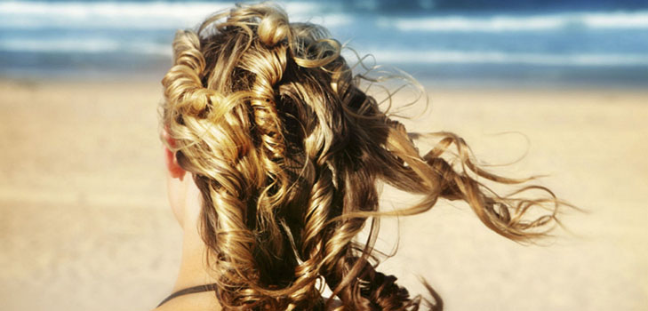 Top-3 aerosoles para el cabello, que vale la pena tomar en vacaciones