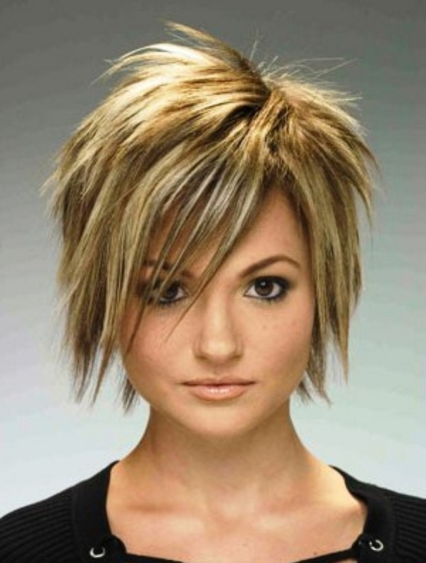 Corte de pelo elegante sin estilo - fotos y reseñas