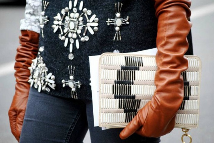 Clases de estilo: con qué usar guantes largos, foto
