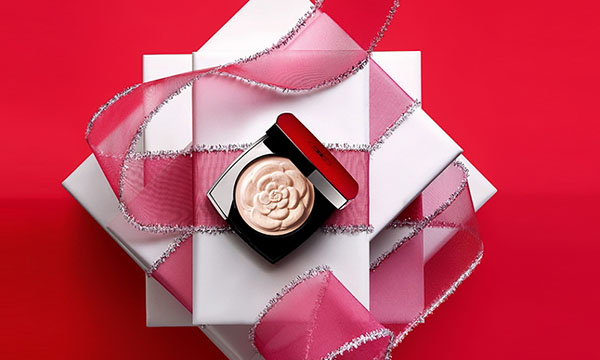 Magnífico trío: novedades Chanel para maquillaje brillante