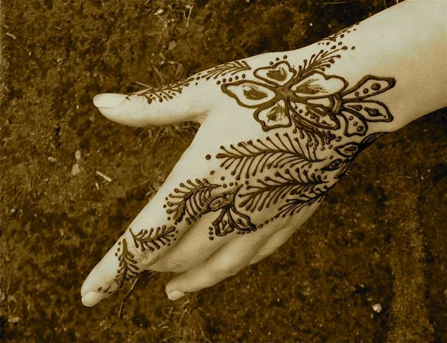 Tatuaje de henna en casa