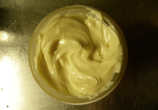 Crema protectora para la piel de terciopelo de la mano - receta casera