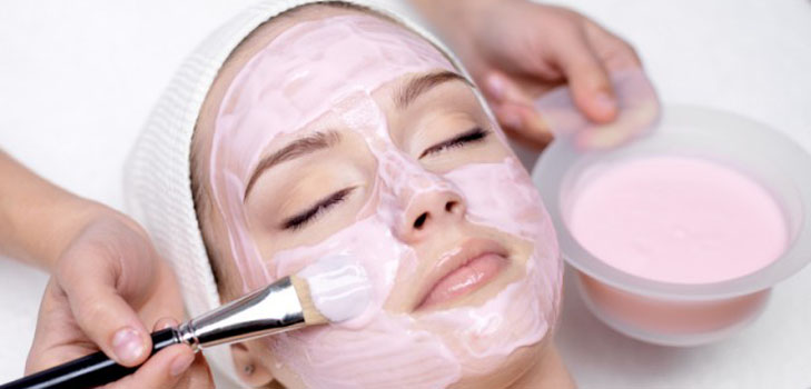 Tratamiento facial de invierno: máscara nutritiva para la piel seca y decolorante en el hogar