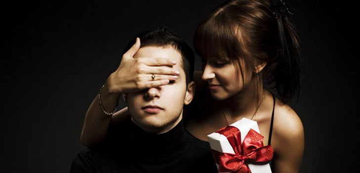 Que regalarle a su esposo por Año Nuevo