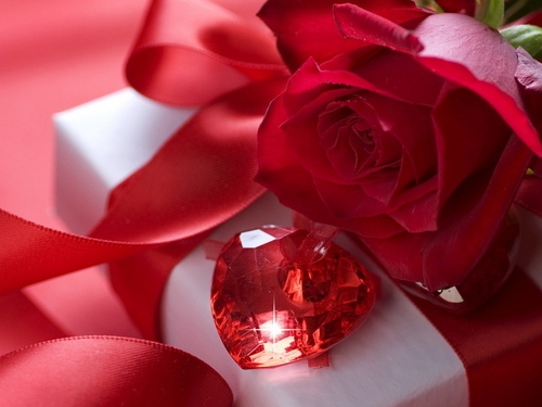Qué regalar a un amigo para el Día de San Valentín: ideas para personalizar