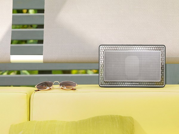 Unidad de estilo y tecnología: columna Bowers & Wilkins T7 Gold Edition