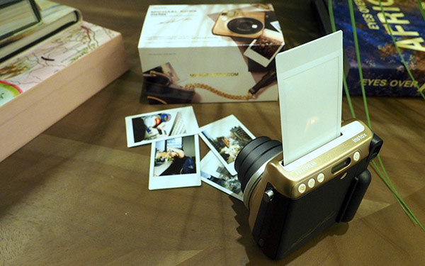 Cámara de moda: Michael Kors X Fijifilm Instax Mini 70