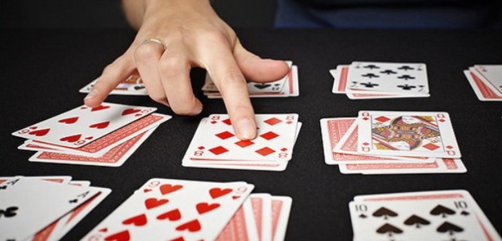 cartas en la mesa